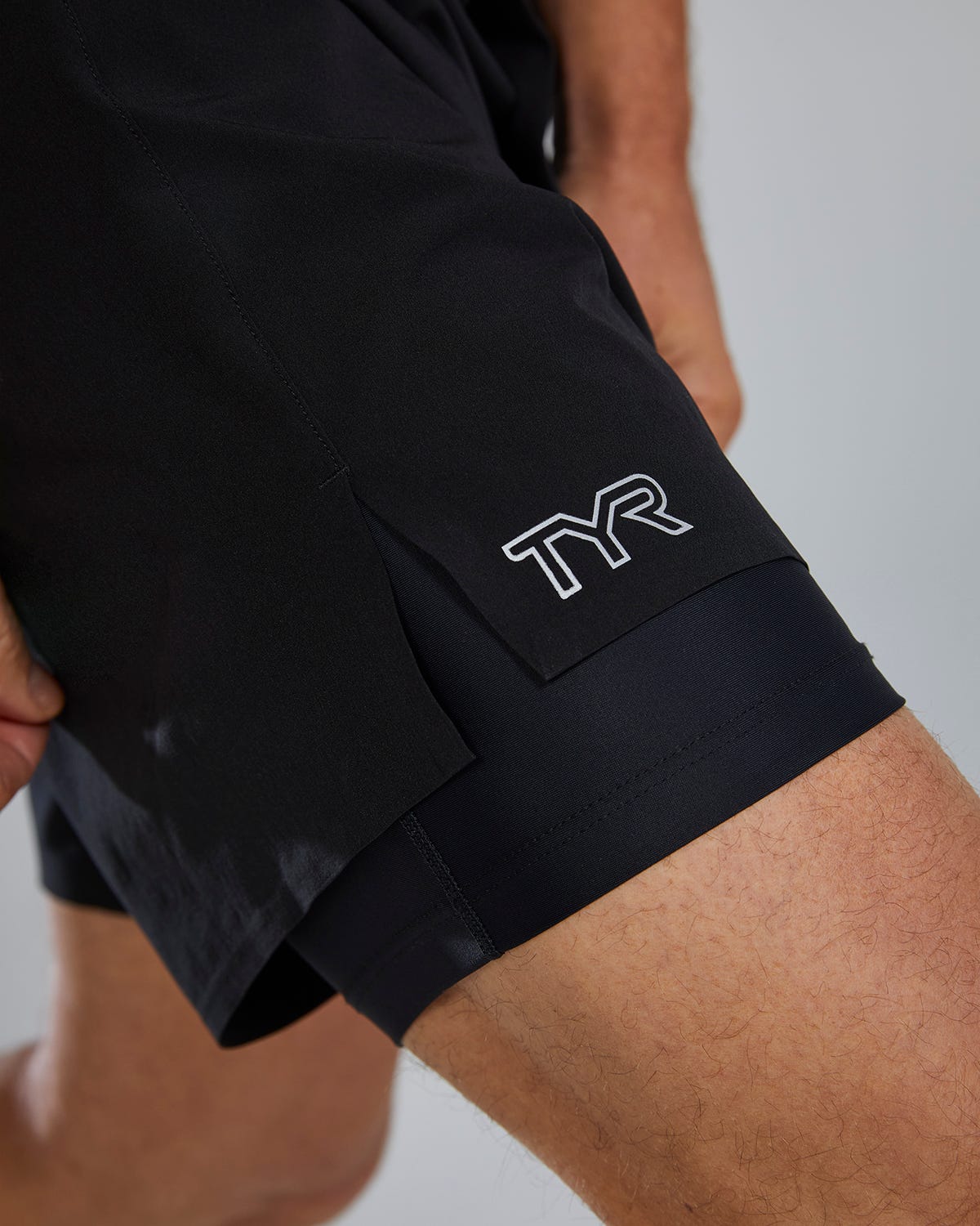 Hydrosphere™ Men's Lined 7" Unbroken Shorts - Solid - Image 8